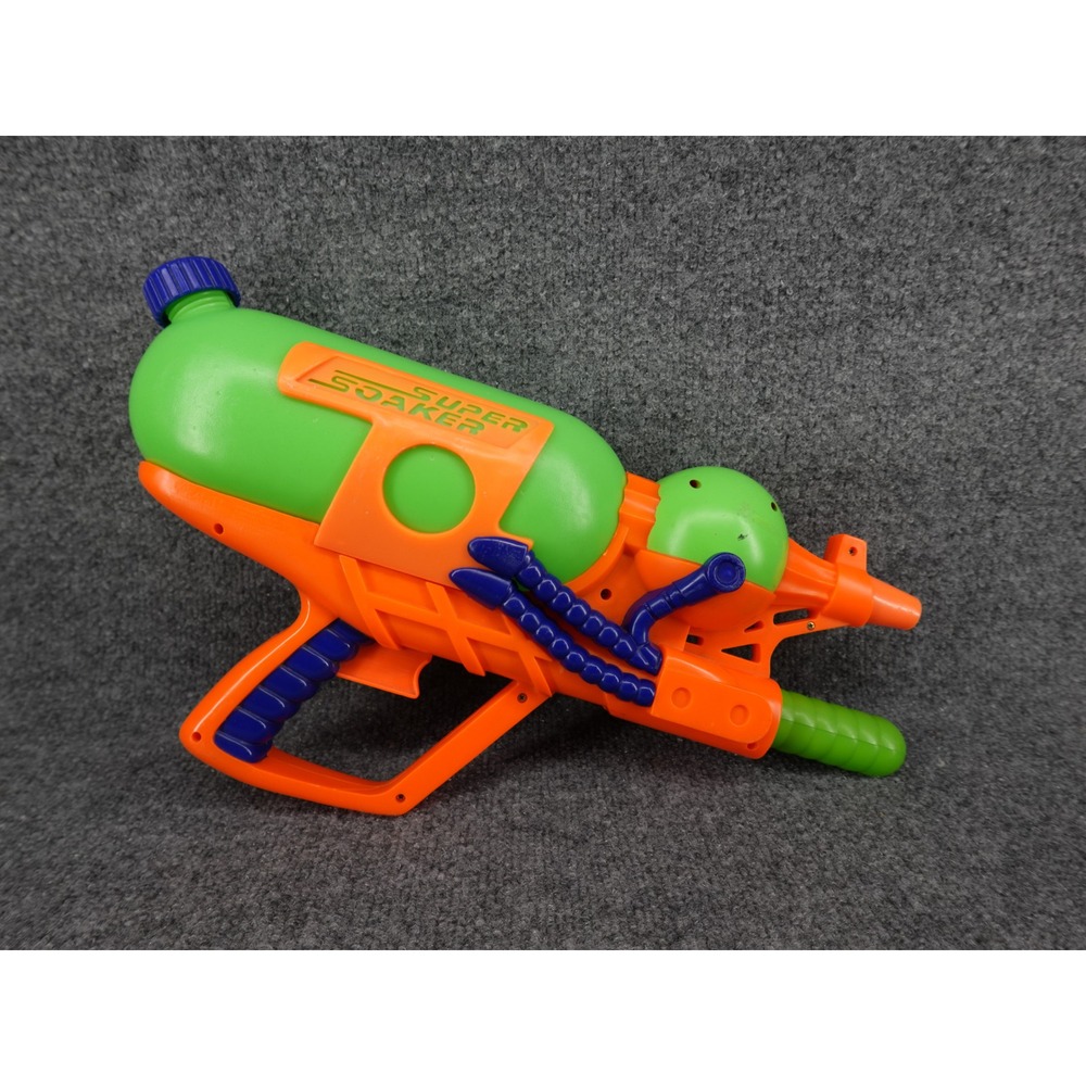 Larami Super Soaker Max-D 5000 Water Blaster Orange Green Blue Vintage 2002 Toy